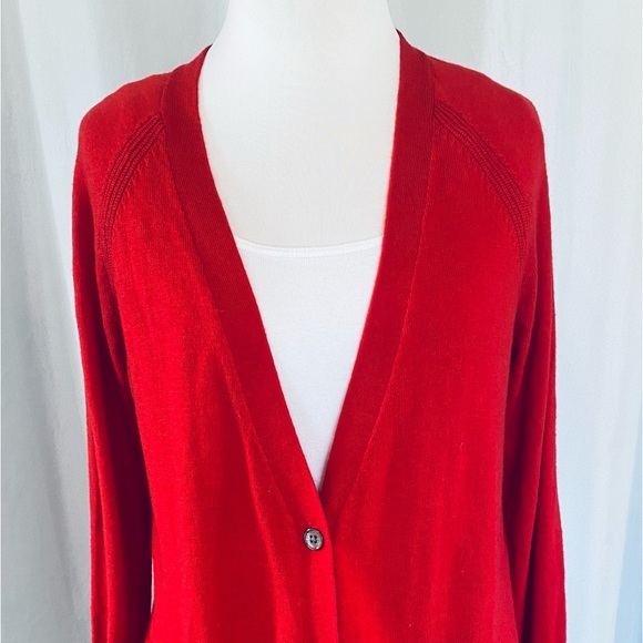 Gap design and crafted red cardigan sweater. Beautifully done. - Picture 4 of 12